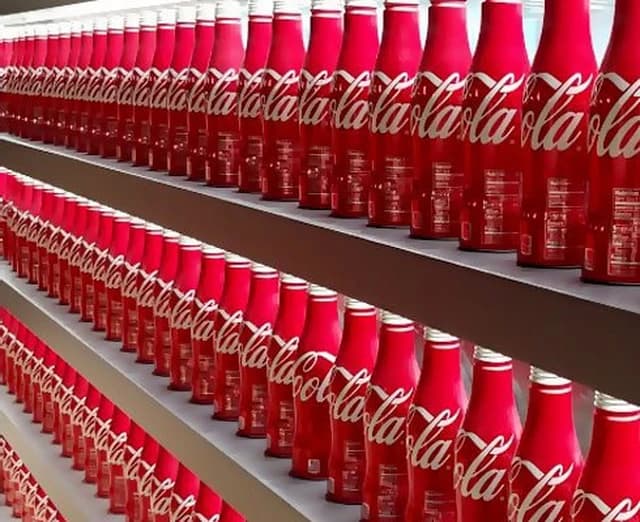 Coca-Cola bán gần 900 triệu lít, lãi hàng trăm tỷở Việt Nam, là thị trường lớn thứ ba sau Trung Quốc và Mỹ